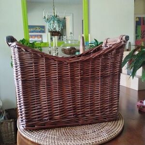 Pier One 90's Dark Wicker Upright Magazine Basket w/Wooden Handles